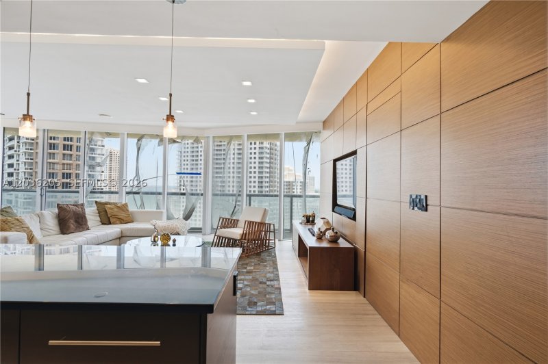 Condo for sale at Icon Brickell Tower I 2101