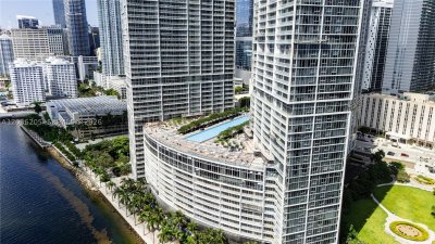 Comprar apartamento no Icon Brickell Tower I 2101