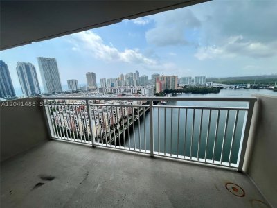Alquiler de apartamento en Winston Towers 2301