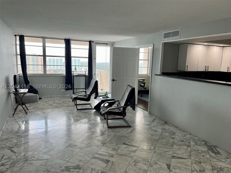 Alquiler de apartamento en Winston Towers 2301