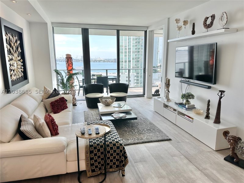 Apartment for rent at Paraiso Bay Miami 1404