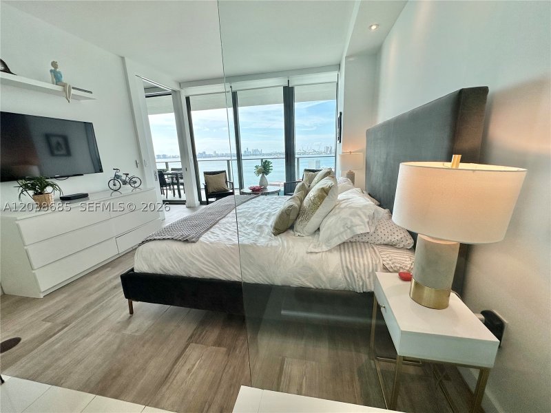 Apartment for rent at Paraiso Bay Miami 1404