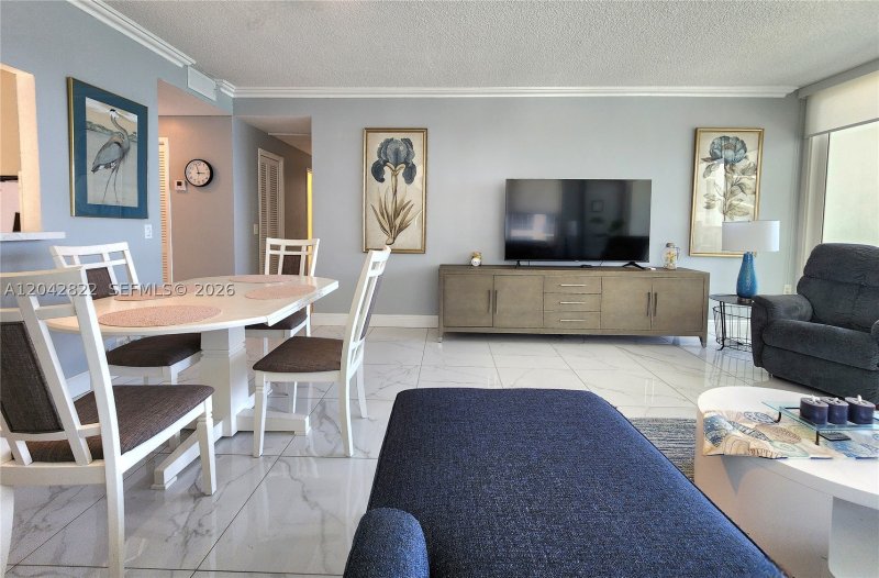 Apartment for rent at Alexander Towers 821