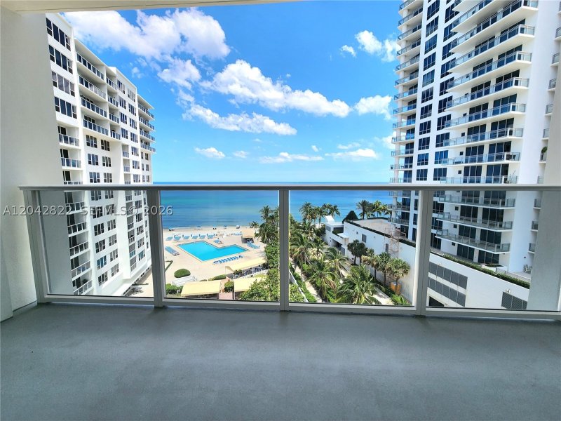 Apartment for rent at Alexander Towers 821