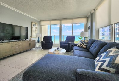 Aluguel de apartamento no Alexander Towers 821