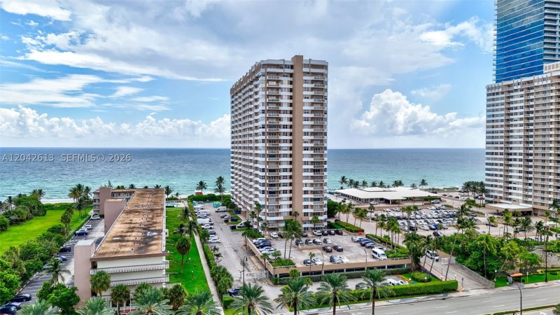 Condo for sale at The Hemispheres 6B