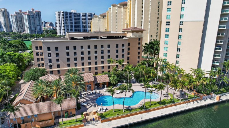 Condo for sale at Aventura Marina II 718