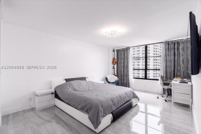 Apartment for rent at Olympus Towers 1413
