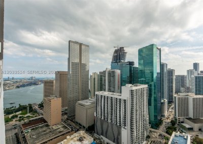 Comprar apartamento no Centro Condo 807