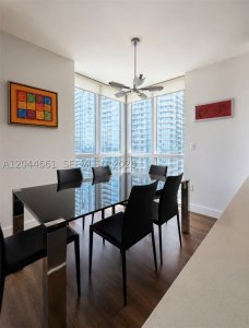 Comprar apartamento no 500 Brickell West Tower 2802