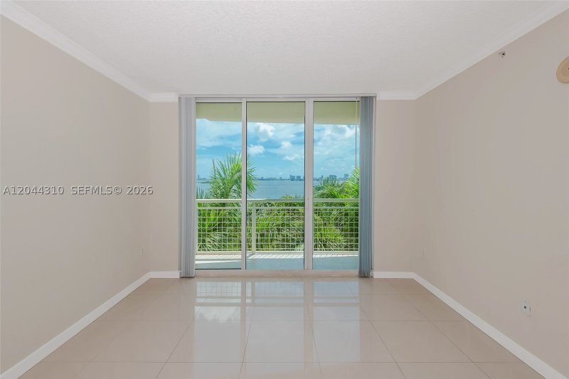 Comprar apartamento no Cite On The Bay 516
