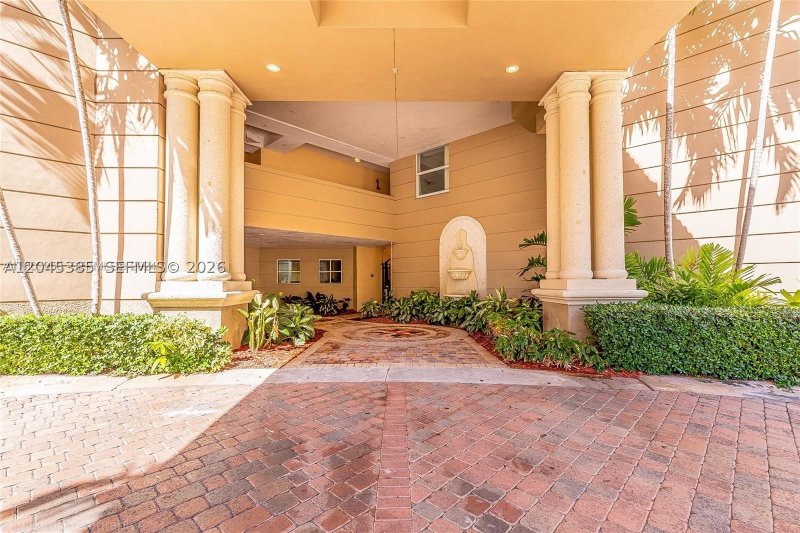 Alquiler de apartamento en Porto Bellagio 2222