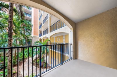 Alquiler de apartamento en Porto Bellagio 2222