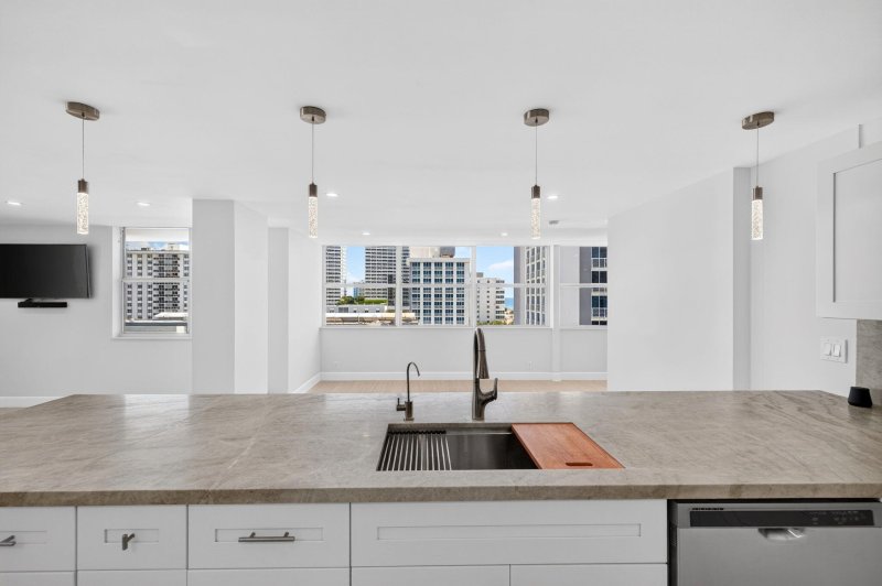 Apartment for rent at Alhambra Place 8a