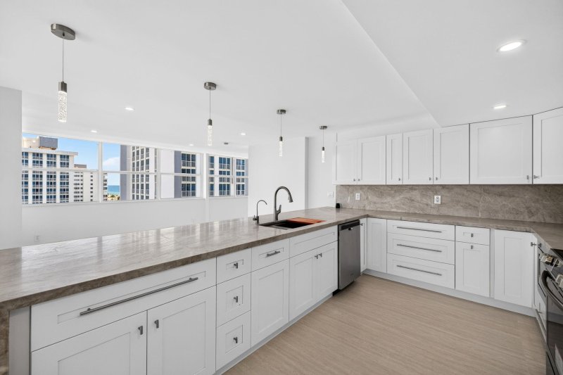Apartment for rent at Alhambra Place 8a