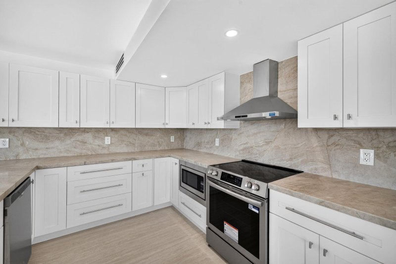 Apartment for rent at Alhambra Place 8a