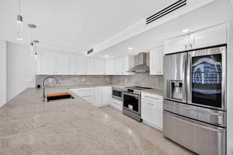 Apartment for rent at Alhambra Place 8a