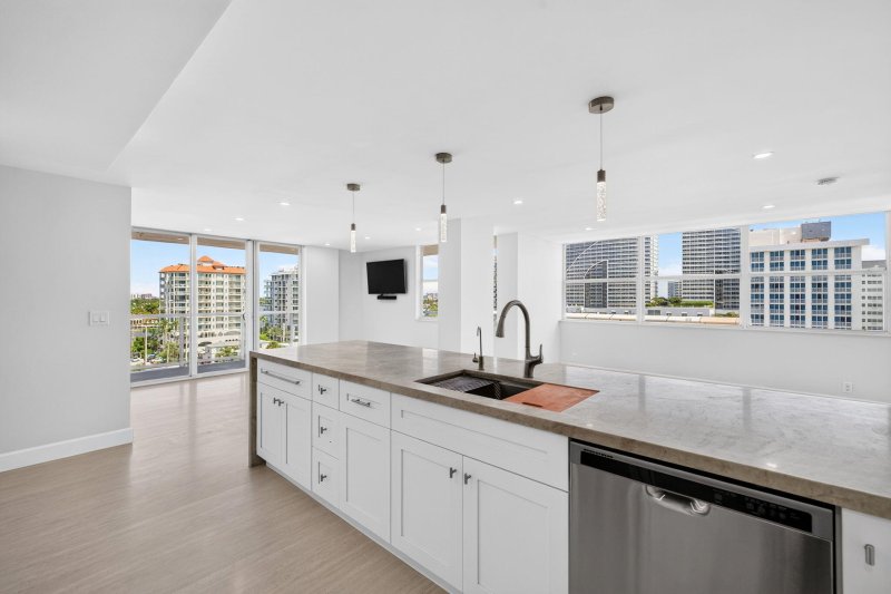 Apartment for rent at Alhambra Place 8a