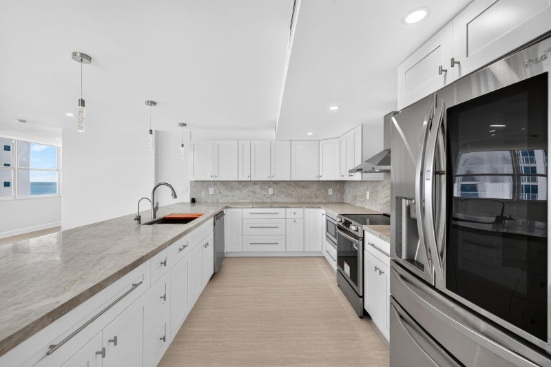 Apartment for rent at Alhambra Place 8a