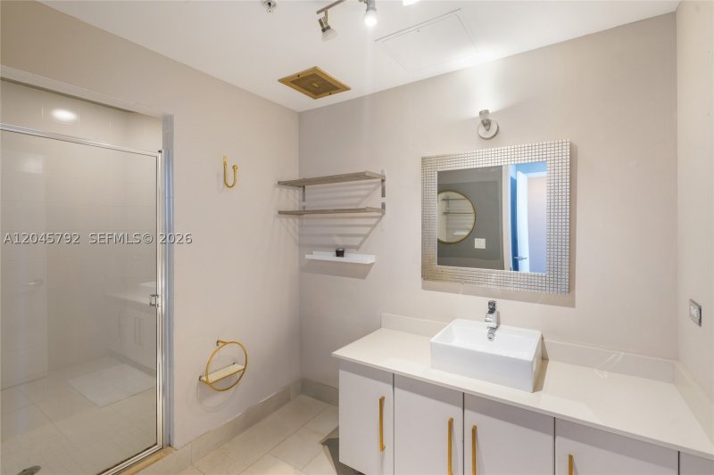 Comprar apartamento en Midtown Miami 4 M0705