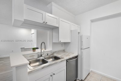 Alquiler de apartamento en Porto Bellagio 1717
