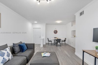 Alquiler de apartamento en Porto Bellagio 1717