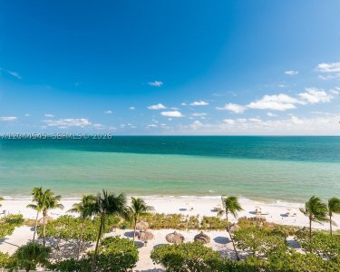 Comprar apartamento en Towers of Key Biscayne B705