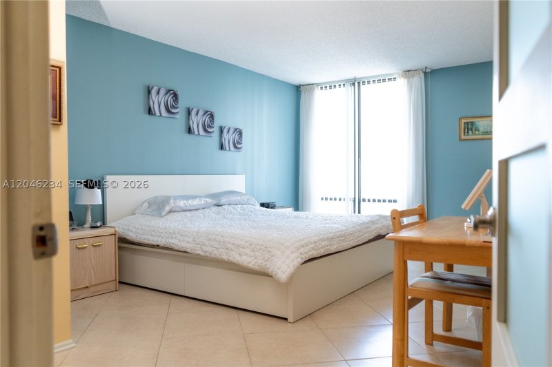 Apartment for rent at Allington Towers 8I