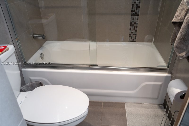Apartment for rent at Allington Towers 8I