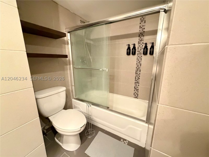 Apartment for rent at Allington Towers 8I