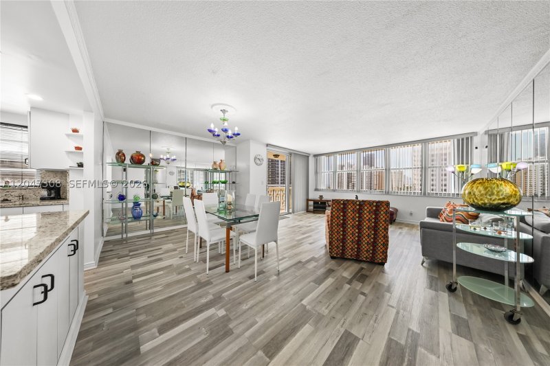 Condo for sale at Imperial Towers 914