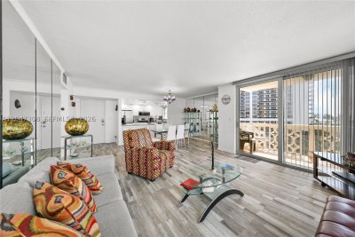 Comprar apartamento no Imperial Towers 914
