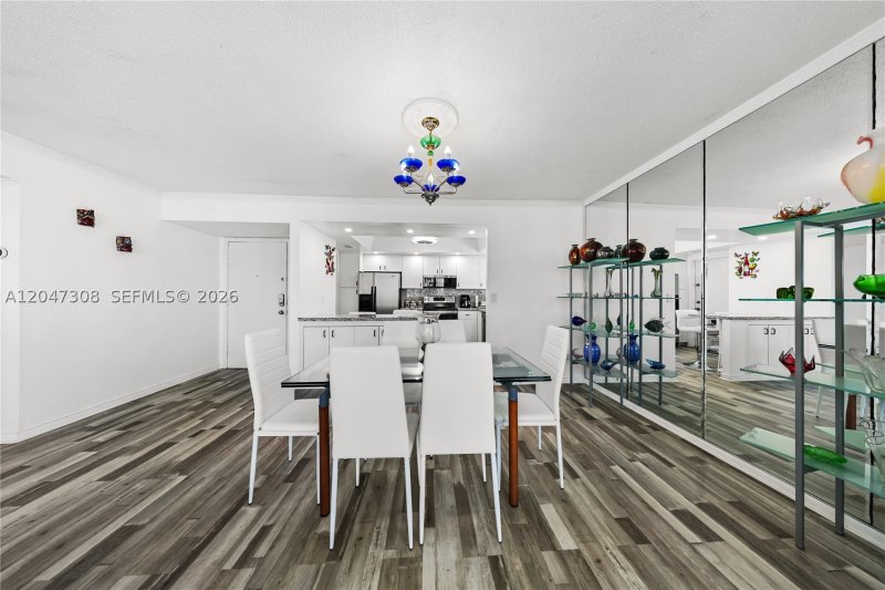 Condo for sale at Imperial Towers 914