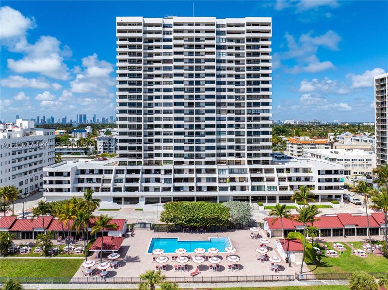 Condo for sale at Club Atlantis 706