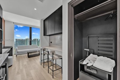 Aluguel de apartamento no E11EVEN Hotel & Residences 3105