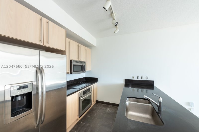 Apartment for rent at Axis on Brickell South Tower 1105-S