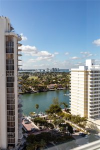Aluguel de apartamento no Castle Beach Club 1108