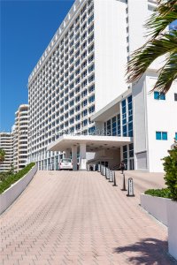 Aluguel de apartamento no Castle Beach Club 1108