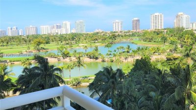 Alquiler de apartamento en Turnberry On The Green 704