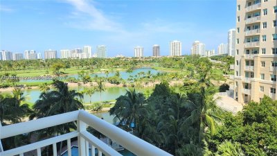 Alquiler de apartamento en Turnberry On The Green 704