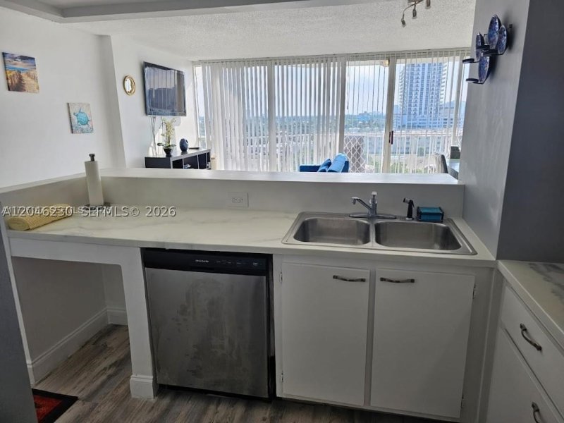 Apartment for rent at Grandview Palace 811