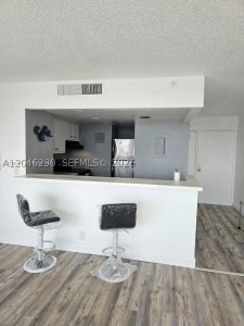 Alquiler de apartamento en Grandview Palace 811