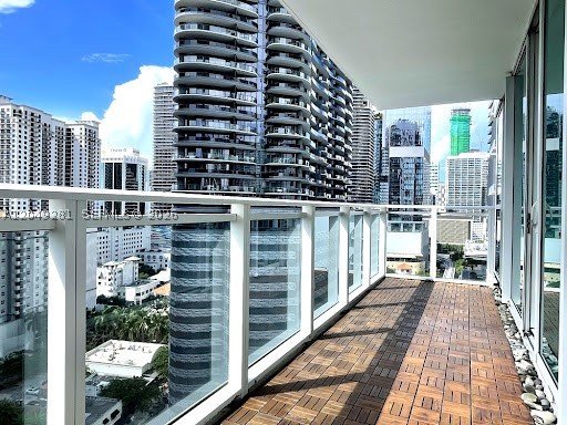 Alquiler de apartamento en The Bond 1709