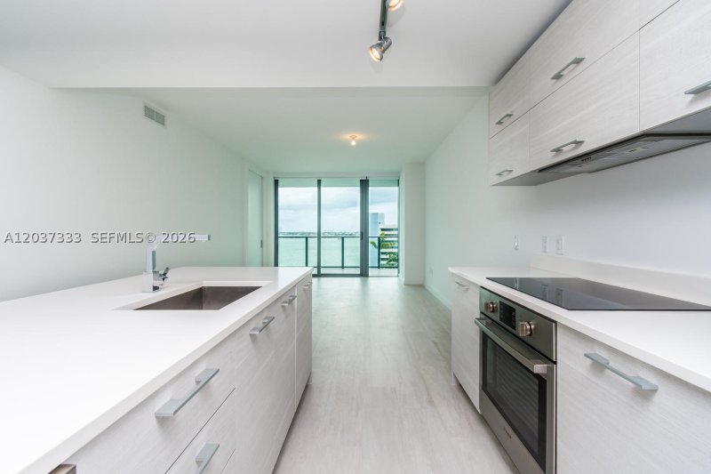 Apartment for rent at Paraiso Bay Miami 805