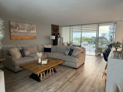 Comprar apartamento en Del Prado South Tower 404