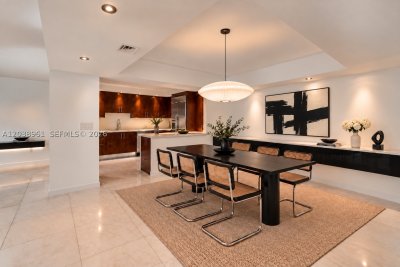 Comprar apartamento no Grove Isles Tower II B205
