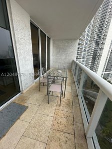 Aluguel de apartamento no Beach Club Three 1606