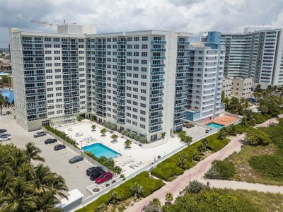 Aluguel de apartamento no The Collins Condo 1512