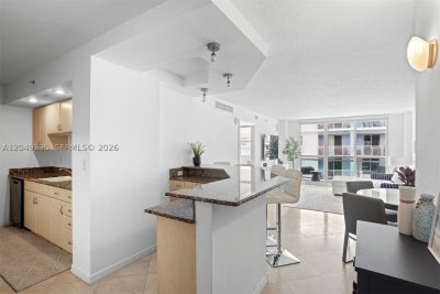 Aluguel de apartamento no The Collins Condo 1512