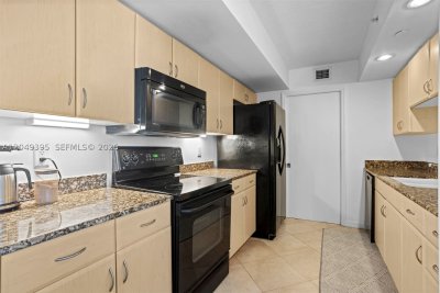 Aluguel de apartamento no The Collins Condo 1512